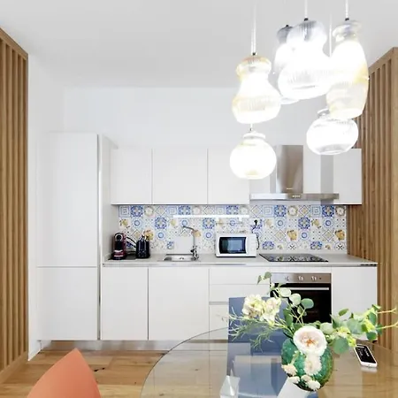 Vatican Steps, Mary, Strollingrome Rom