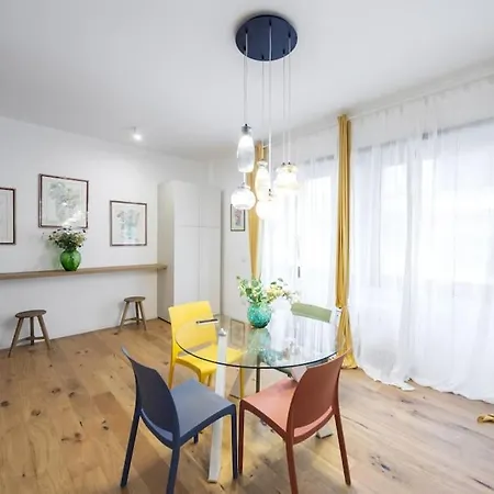 Vatican Steps, Mary, Strollingrome Appartement Rome