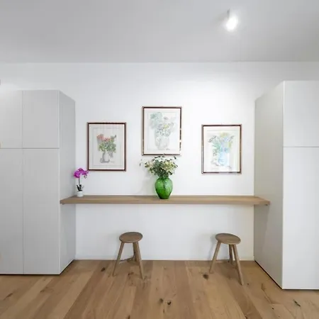 Vatican Steps, Mary, Strollingrome *