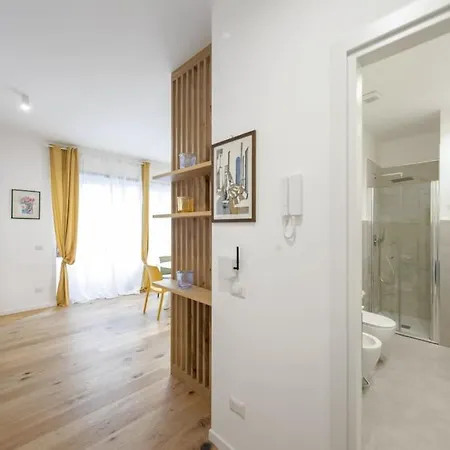 Vatican Steps, Mary, Strollingrome Appartement